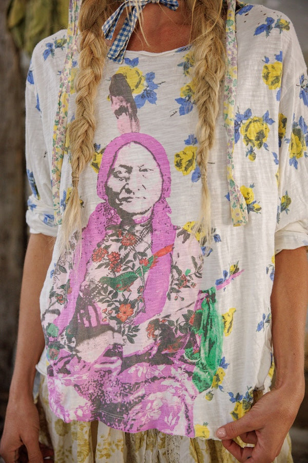 HEART OF YELLOW ROSES VIGGO TEE - TOP 2551