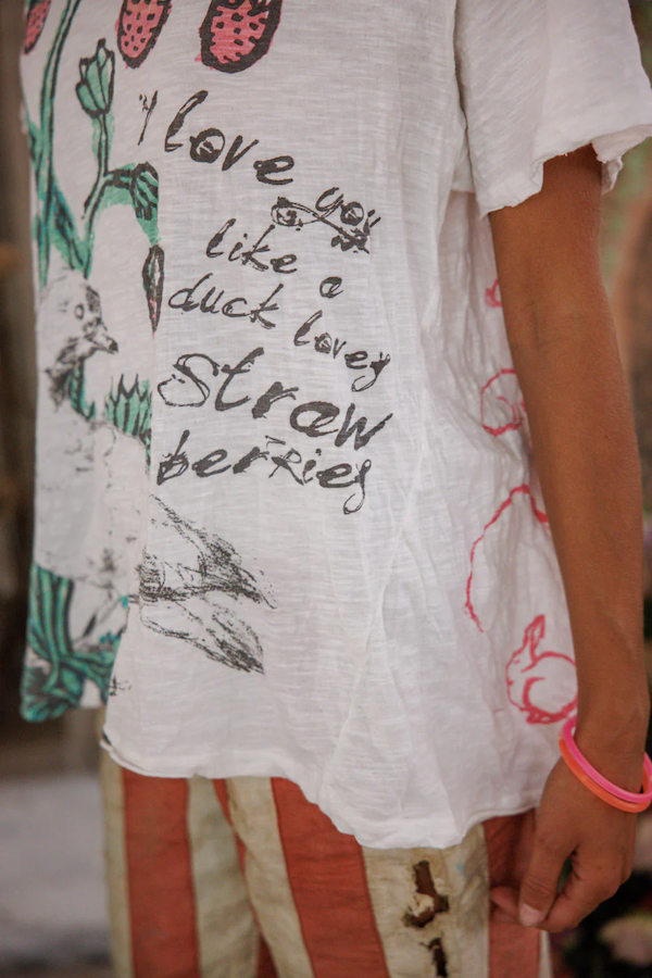 DUCKS LOVE STRAWBERRIES TEE - TOP 2756
