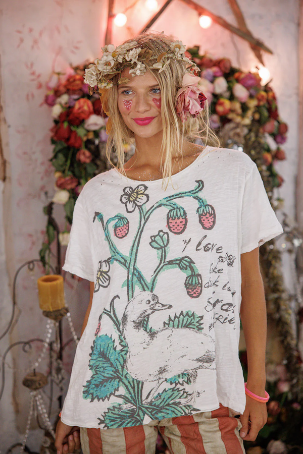 DUCKS LOVE STRAWBERRIES TEE - TOP 2756