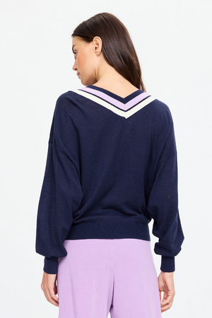 BONITA V NECK KNIT - NAVY