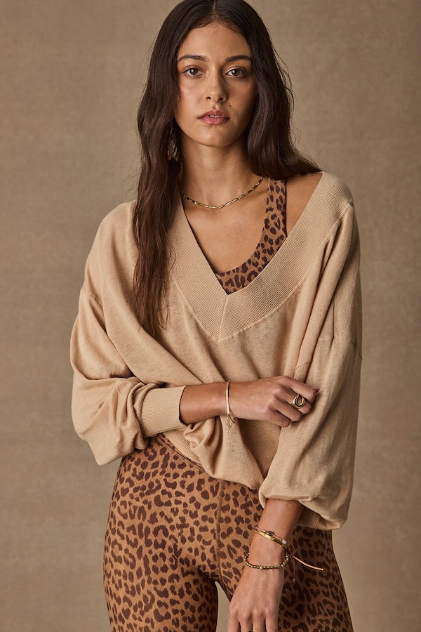 BONITA V NECK KNIT - SAND
