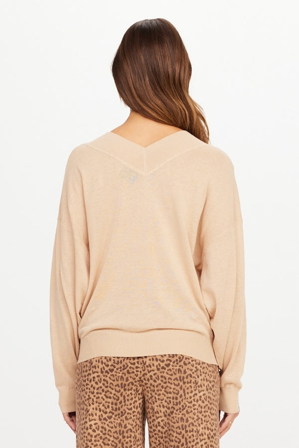 BONITA V NECK KNIT - SAND
