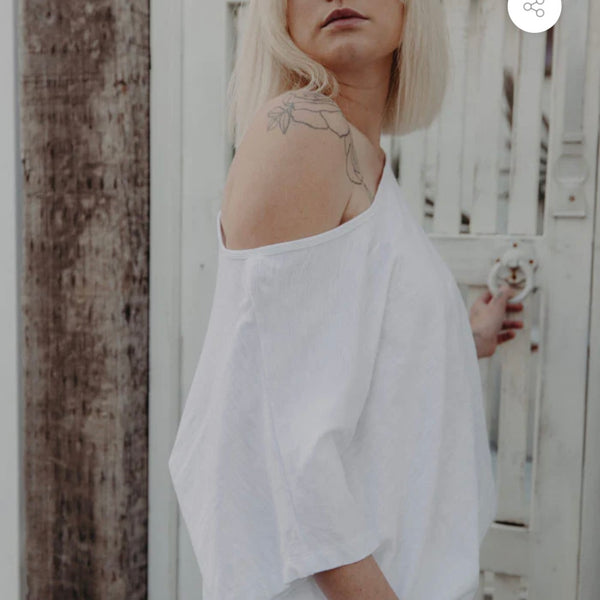 SILIANA TEE - WHITE